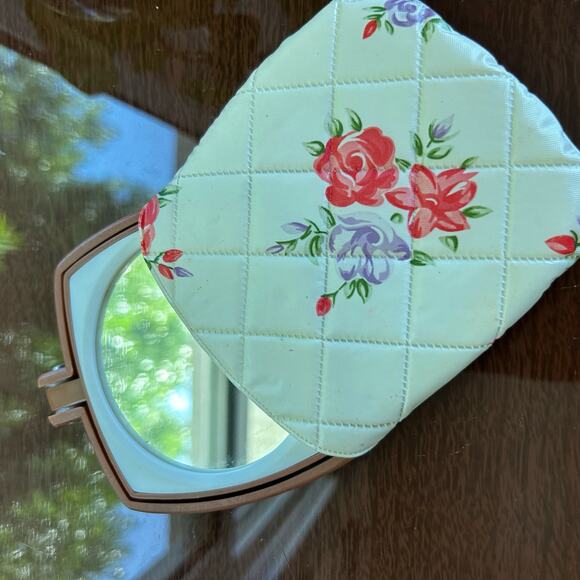 Vintage Folding Travel Mirror with Vinyl Floral Storage Pouch ￼ - Picture 13 of 14